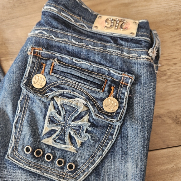 Miss Me Women's Jeans, Size 5/6, Low Rise, Boot Cut, Stretch Thick Stitch - Picture 2 of 10